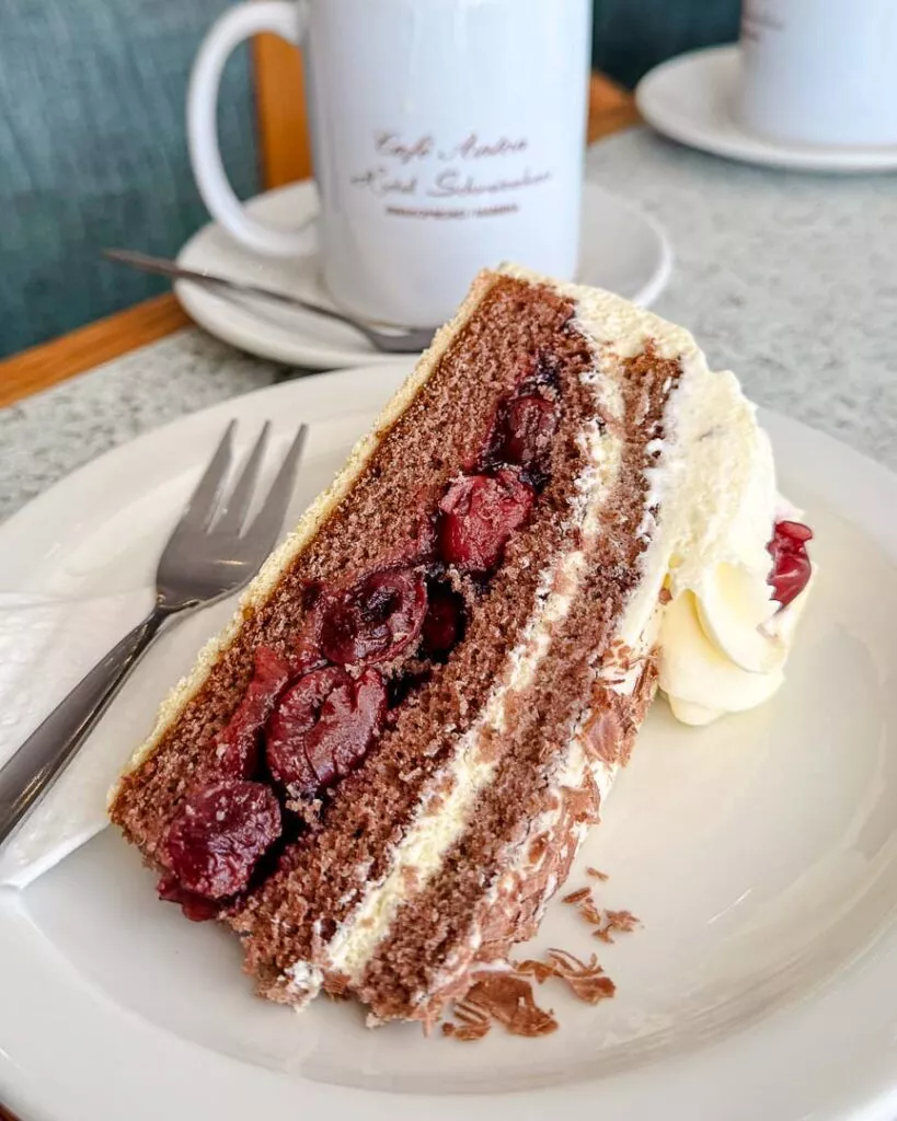 schwarzwaelder kirschtorte im cafe anton in swakopmund Schwarzwaelder Kirschtorte Im Cafe Anton In Swakopmund