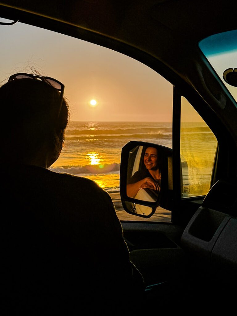 sonnenuntergang im auto am strand sandwich harbour tour