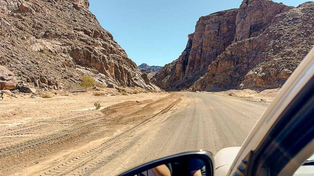 strasse zu den hot springs fish river canyon namibia