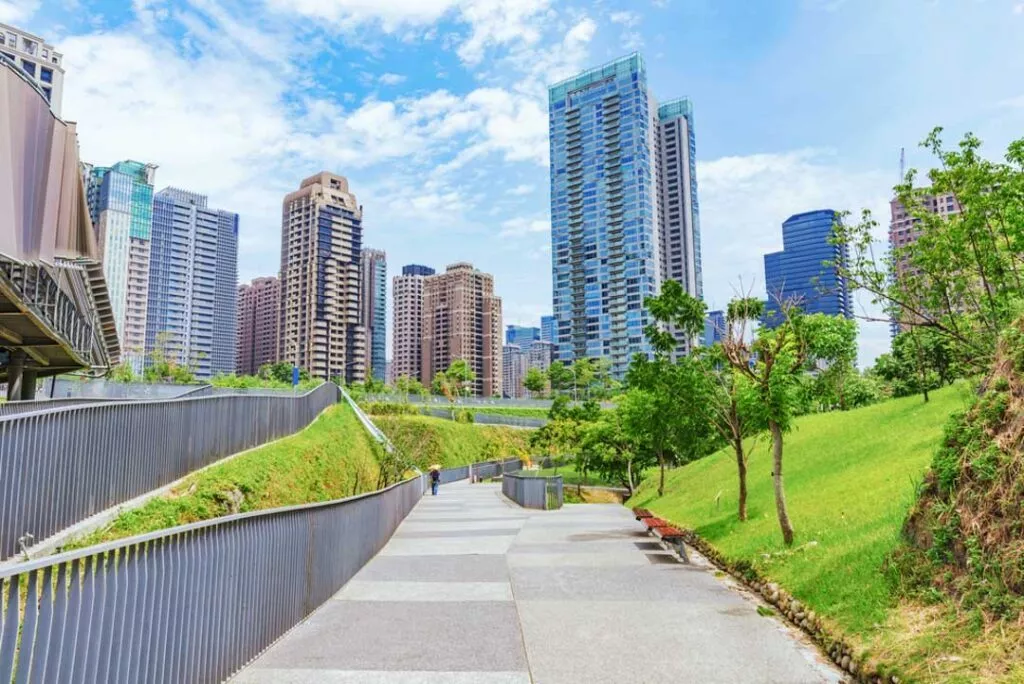 taiwan taichung liuchuan riverside walk taiwan taichung liuchuan riverside walk