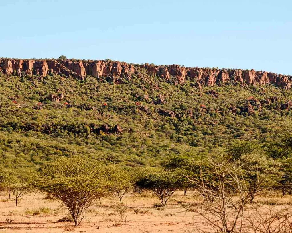 waterberg der tafelberg namibias mit rotem gestein