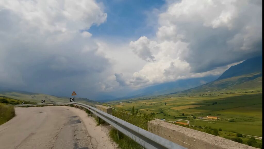 Albanien Mietwagen Straße von Gjirokaster nach Ksamil