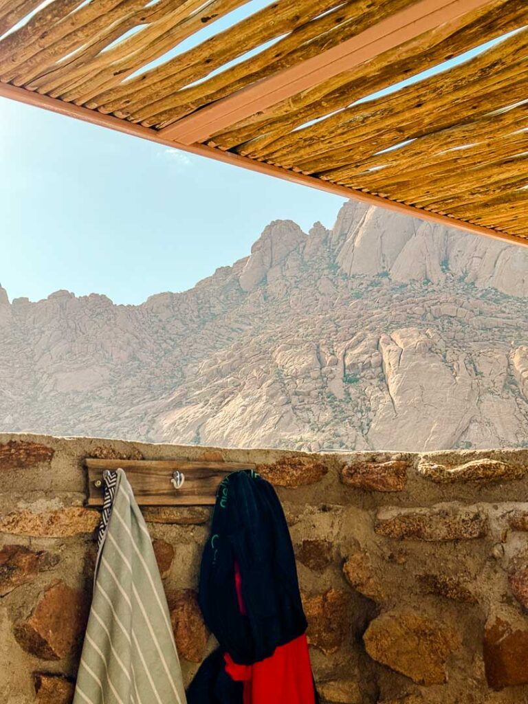 duschen mit ausblick im spitzkoppe community restcamp