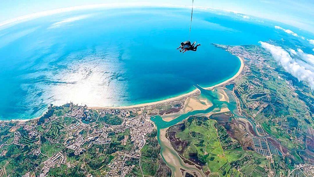 Fallschirmsprung an der Algarve, Highlight bei Portugal Roadtrip