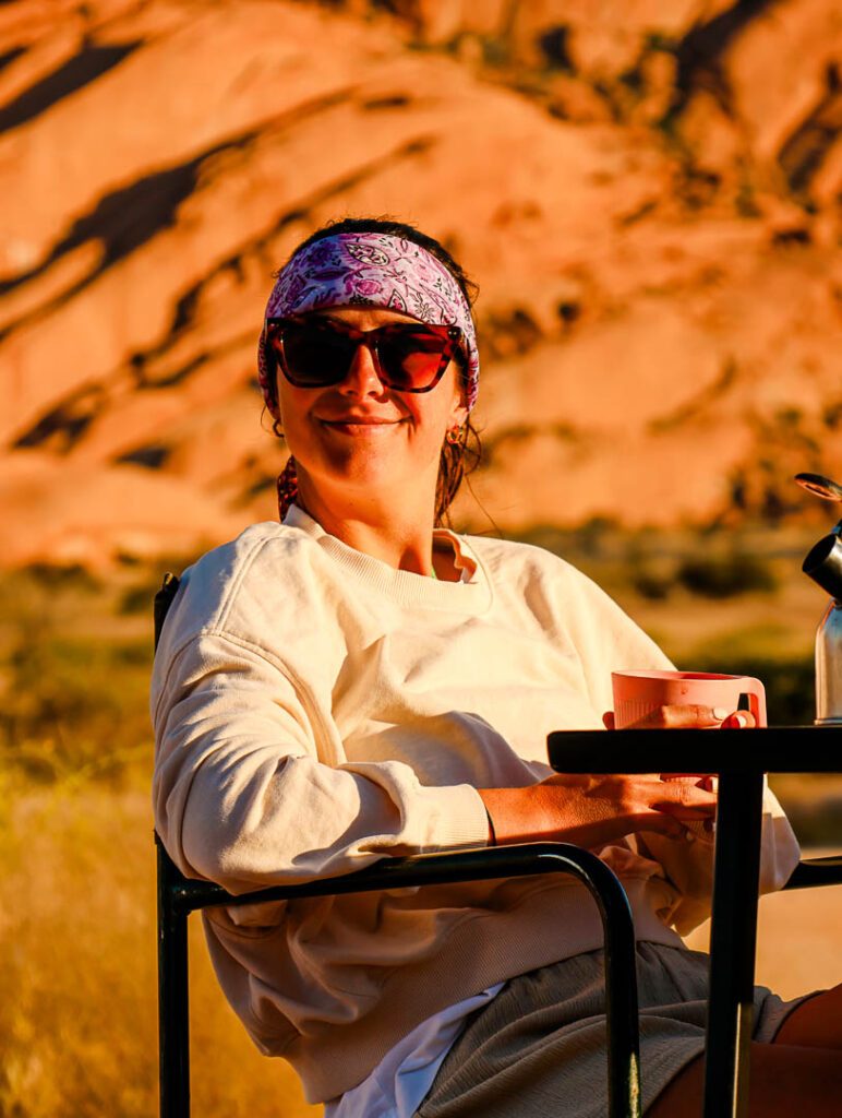 fruehstueck geniessen beim spitzkoppe campingplatz