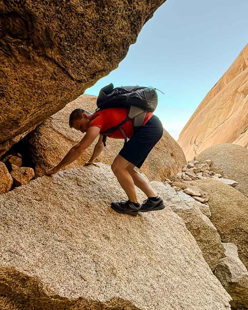 kraxelei auf die grosse spitzkoppe namibia