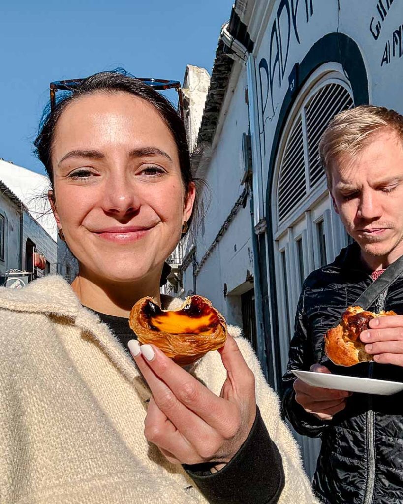 Pastel de Nata in der Padaria Central Bäckerei, Lagos Altstadt