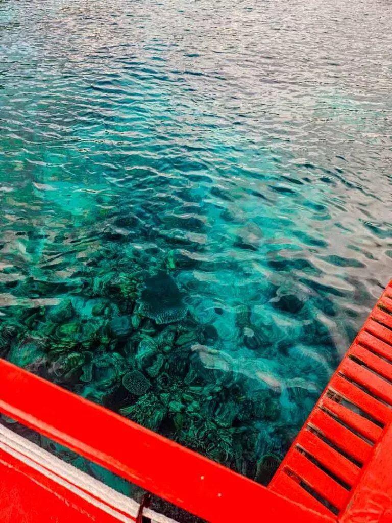 philippinen bootstour klares wasser