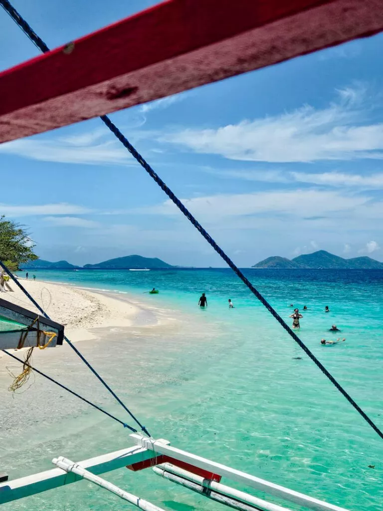 philippinen bootstour stopp an insel