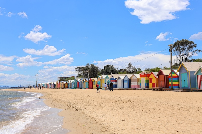 melbourne australien brighton bathing boxes vor dem strand