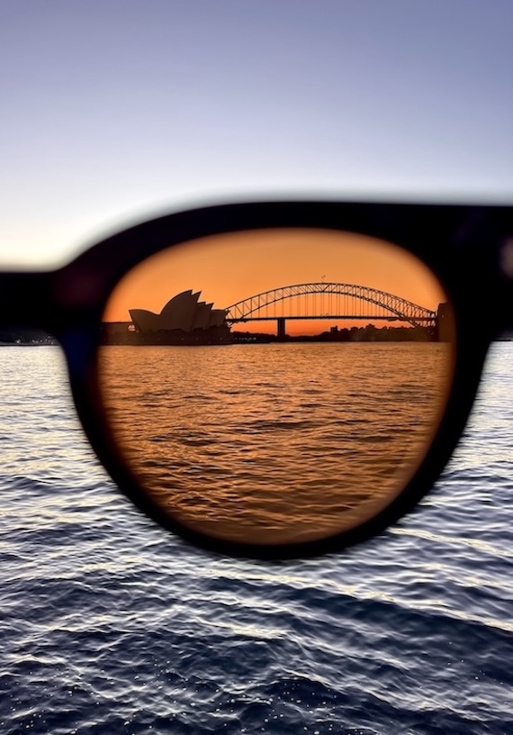sydney highlights harbour bridge opern haus durch sonnenbrille
