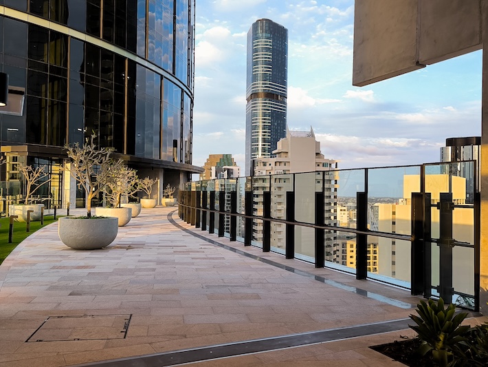 brisbane australien auf dem queens wharf rooftop