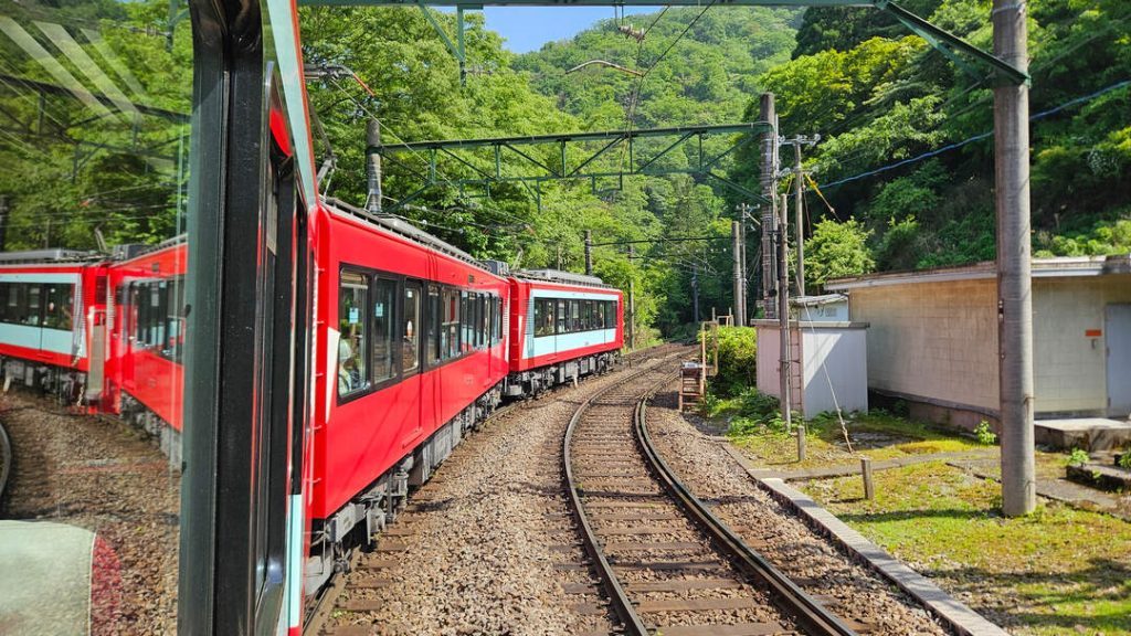 Japan_Hakone_Zugfahrt Yumoto nach Gora (Hakone Tozan Line)