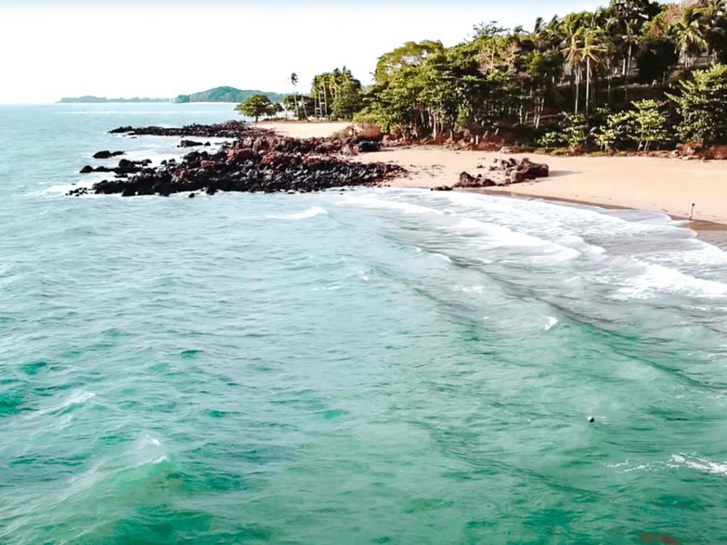 meer am beautiful beach koh lanta thailand
