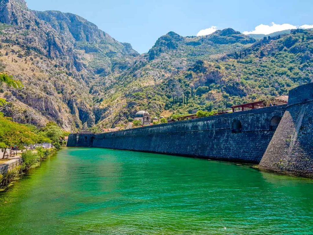 montenegro kotor stadtmauer