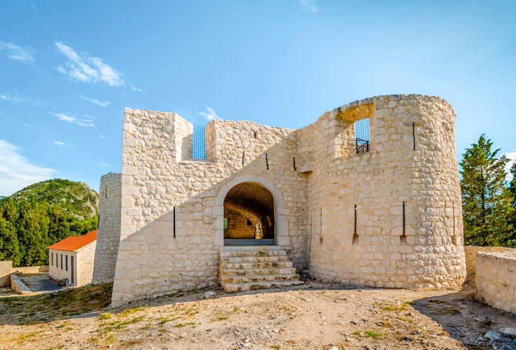 montenegro skadar np besac festung