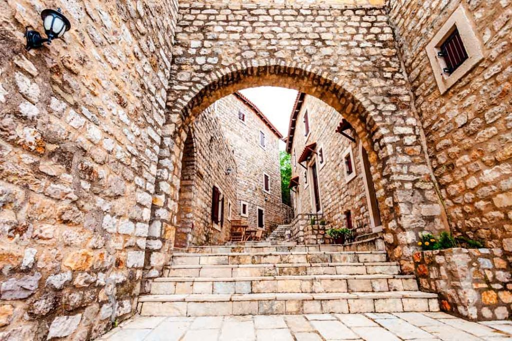montenegro ulcinj altstadt