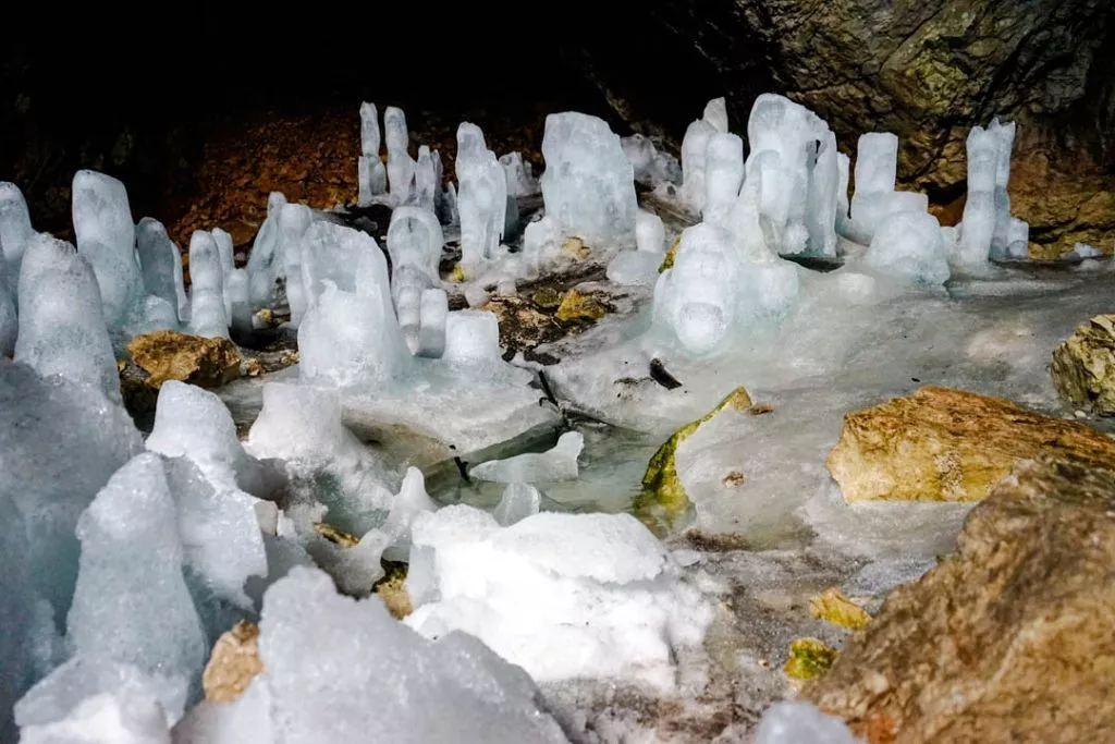 Montenegro Zabljak Eishöhle