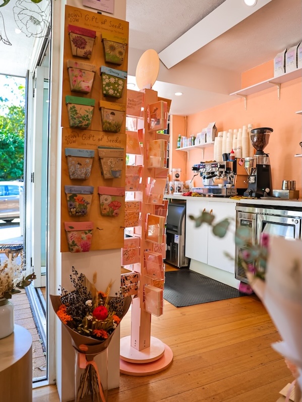 noosa queensland laneway flowers coffee noosa heads shop