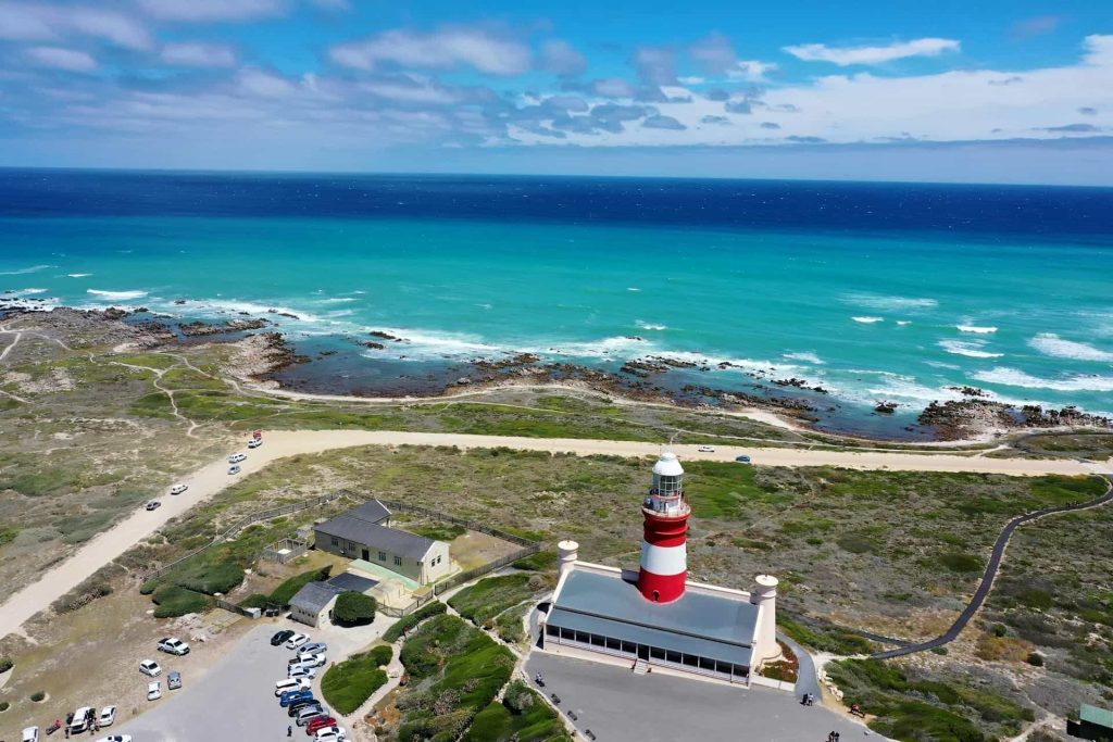 Südafrika_Kap Agulhas_Leuchtturm direkt am Parkplatz