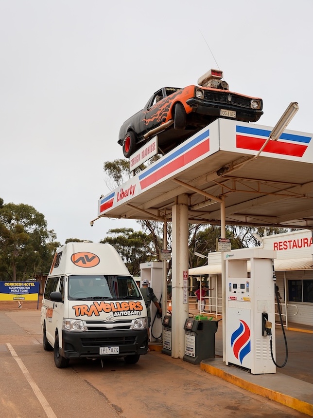 Australien, Sehenswürdigkeiten, Tankstelle, Camper