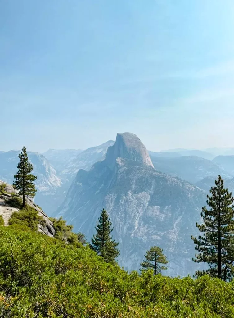 blick vom glacier point auf den half dome im yosemite nationalpark Blick vom Glacier Point auf den Half Dome im Yosemite Nationalpark