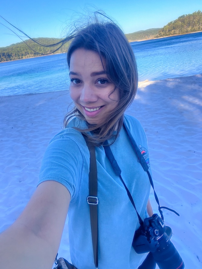 K'gari (Fraser Island), Australien, Isa am Lake McKenzie