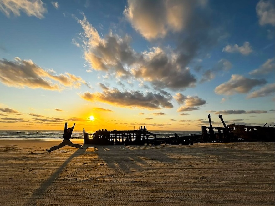 K'gari (Fraser Island), Australien, Sonnenuntergang am Schiffswrack