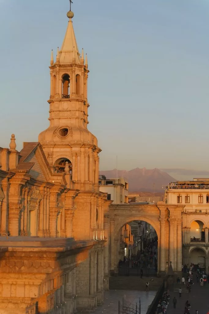 Peru_Arequipa_Basilica Cathedral of Arequipa am Plaza de Armas