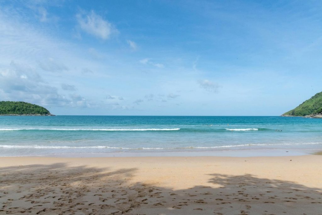 Phuket, Thailand, Strand am Nai Harn Beach