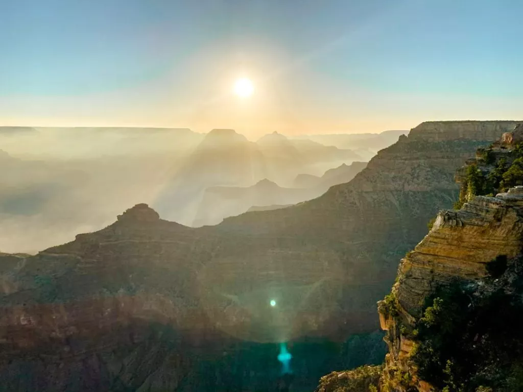 Sonnenaufgang am Mather Point im Grand Canyon USA