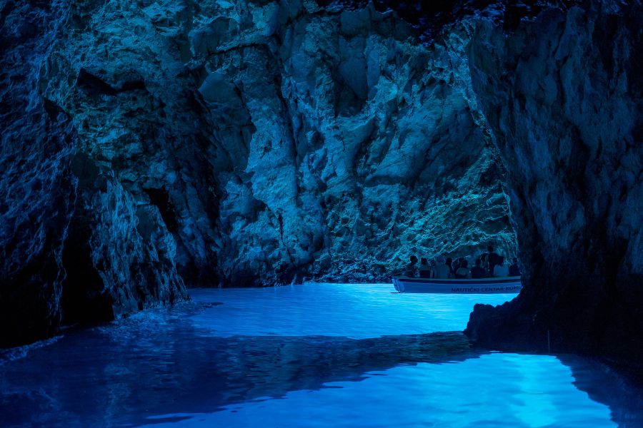 Blaue Grotte Kroatien Sehenswuerdigkeiten Blaue-Grotte_Kroatien_Sehenswürdigkeiten
