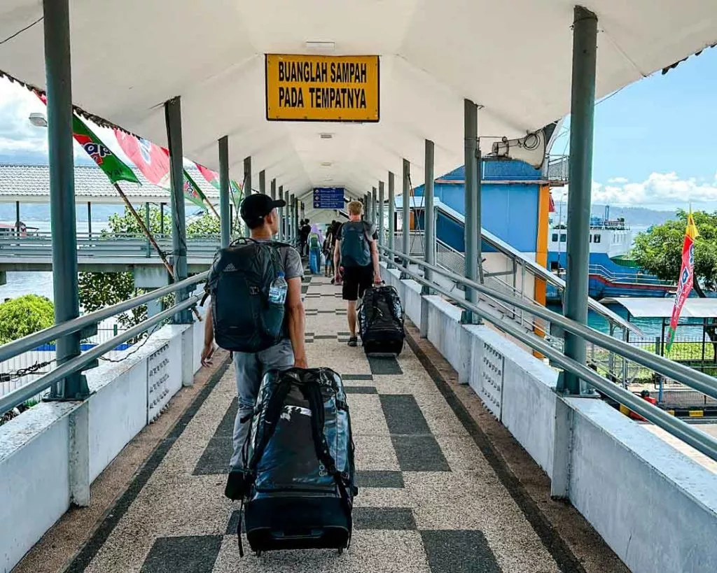 Ankunft Fährhafen Ketapang auf Java