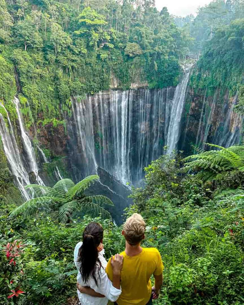 Aussichtsplattform Tumpak Sewu Wasserfall auf Java