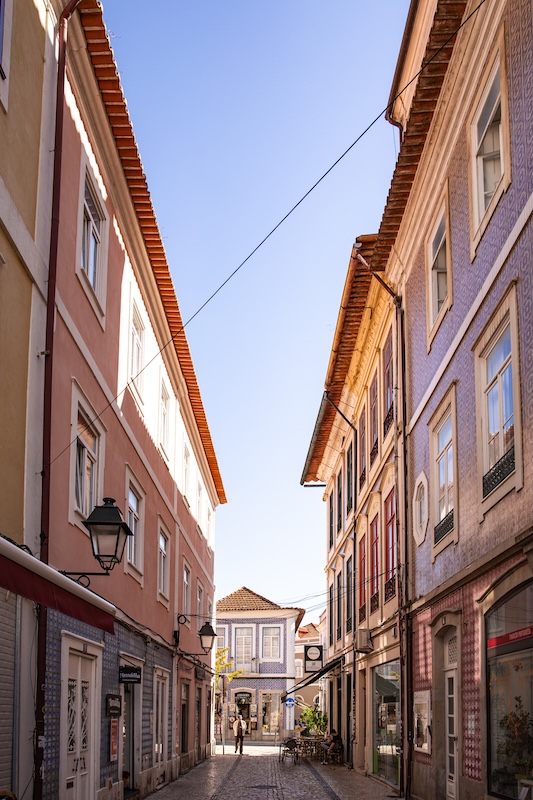 Coimbra, Portugal, Aveiro Blick in Straße