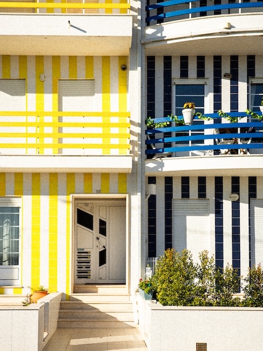 Coimbra, Portugal, Praia da Costa Nova, Bunte Häuser