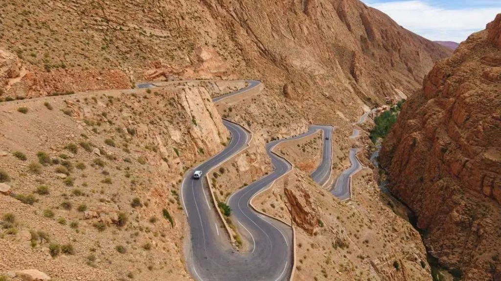 Marokko_Mietwagen_Passstraße im Dadestal