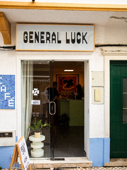 Nazaré, Portugal, Café, General Luck