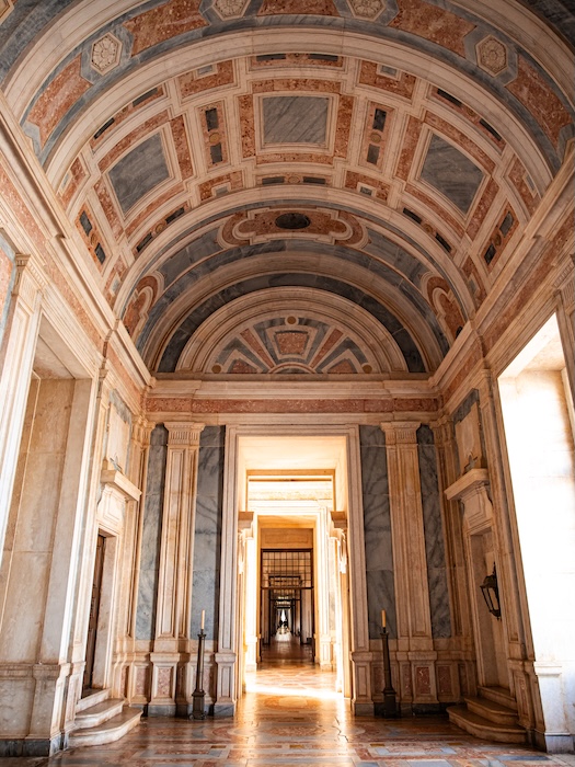 Nazaré, Portugal, Palácio Nacional de Mafra, Korridorräume des Königspalastes
