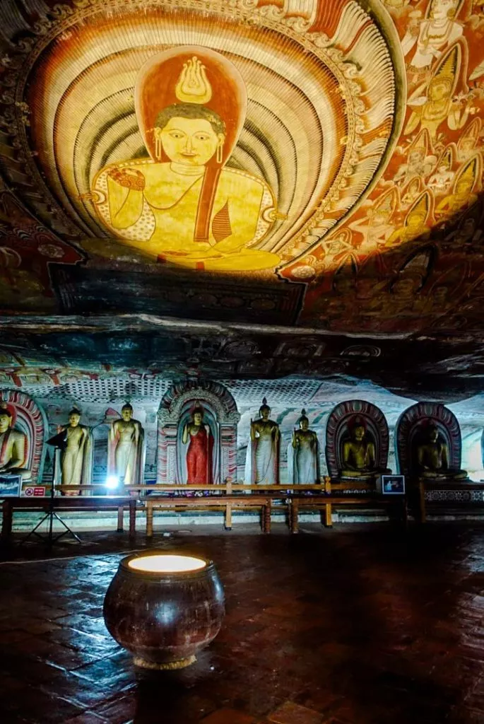 Sri Lanka Dambulla Höhlen Tempel Wandbemalungen