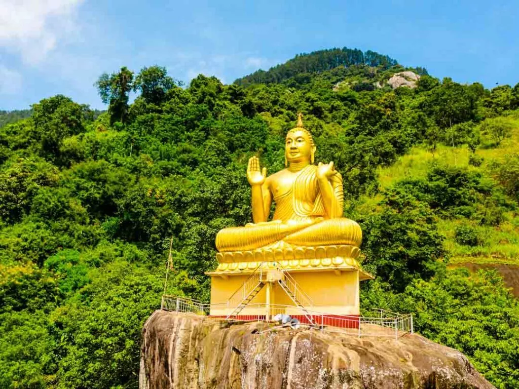 Sri Lanka Kandy Aluvihare Rock Temple 2