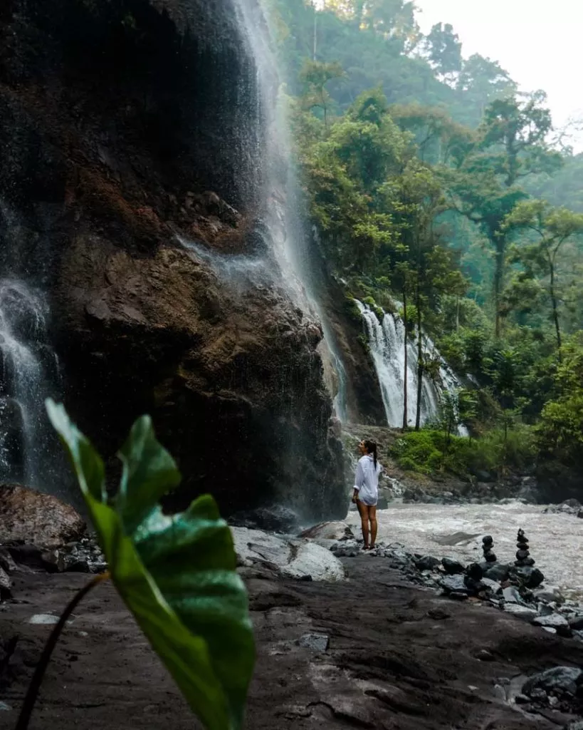 Wanderung zur Tropfsteinhöhle beim Tumpak Sewu