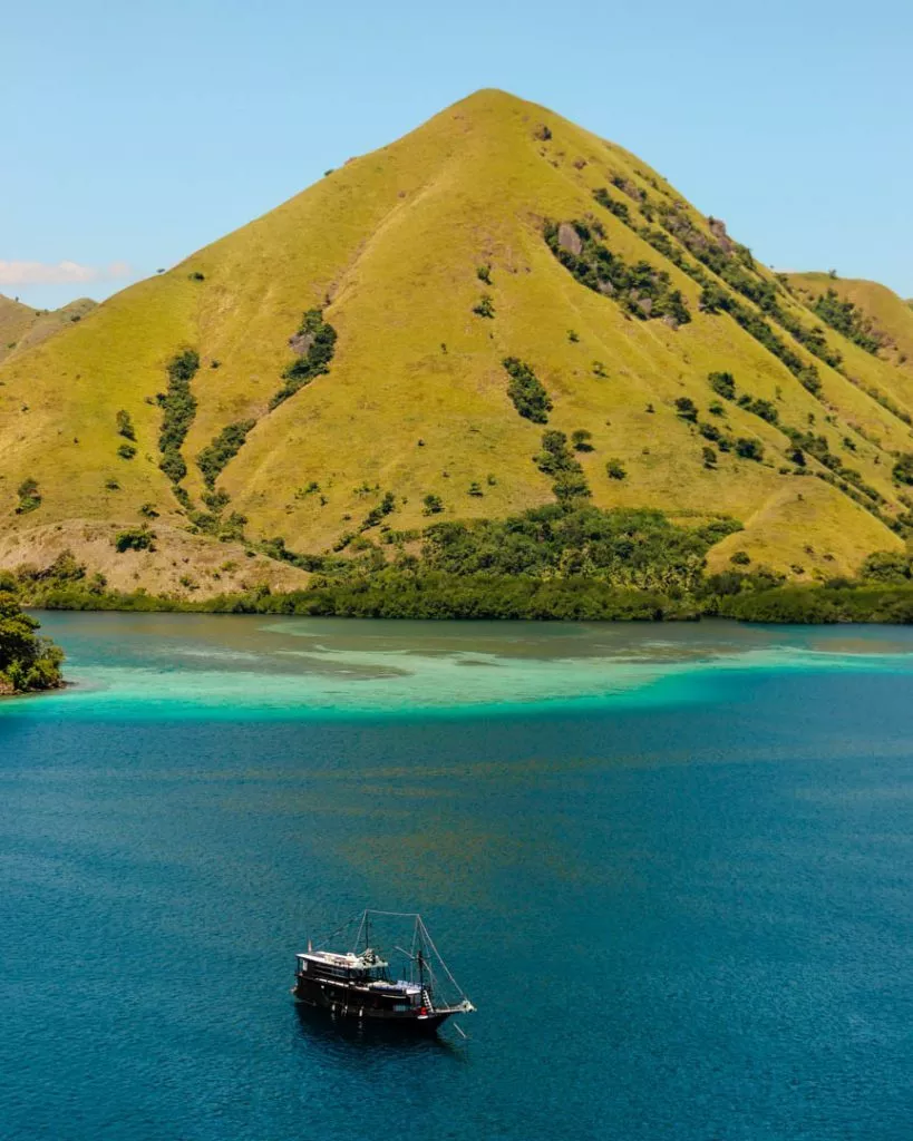 Ausblick von der Insel Kelor im Komodo Nationalpark