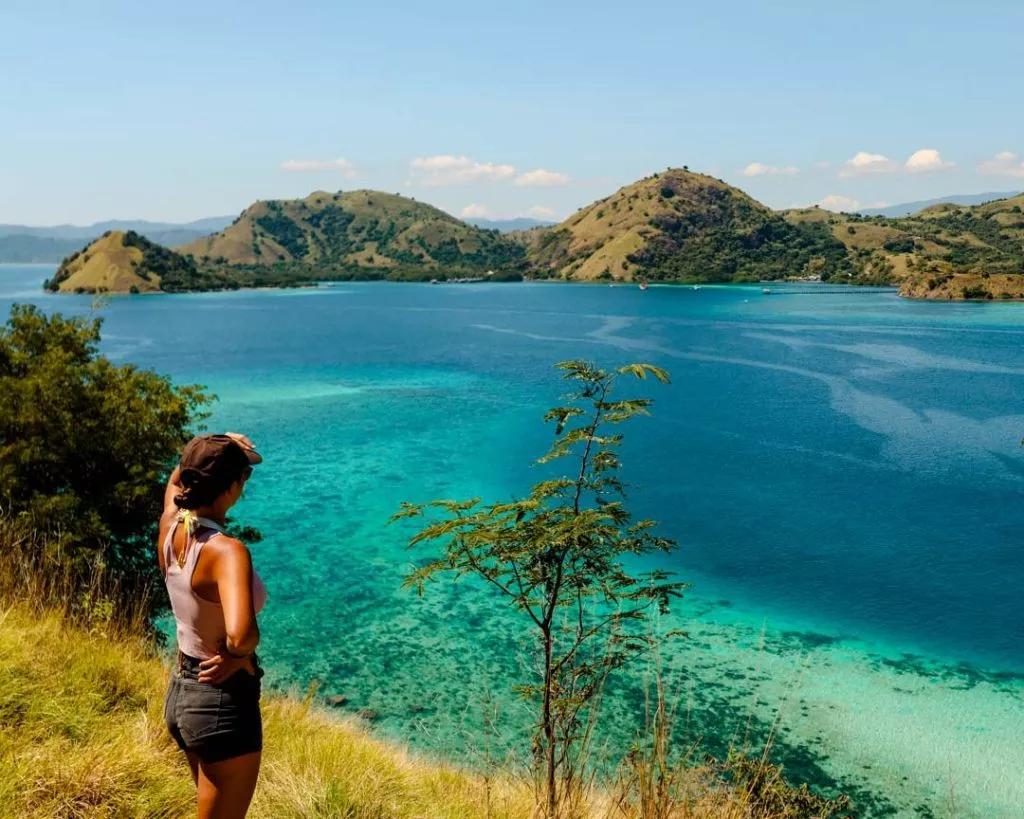 Ausblick von der Insel Kelor im Komodo Nationalpark