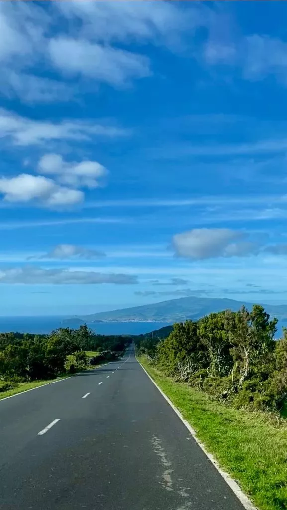 en3 laengste gerade strasse auf den azoren pico EN3 längste gerade Strasse auf den Azoren Pico