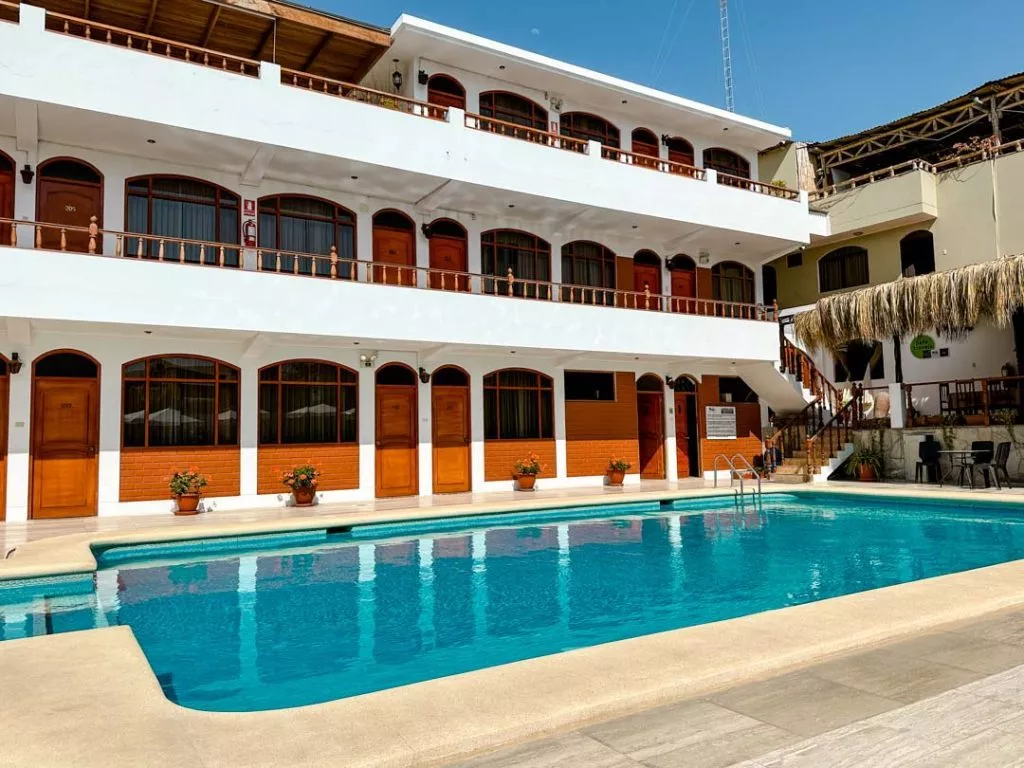 Peru Hoteltipps, Pool im Hostal Curasi in Huacachina