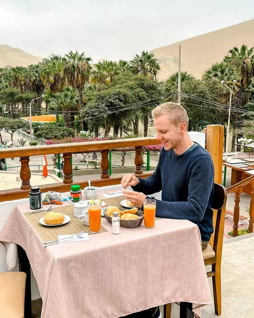 Peru Hoteltipps, Frühstück im Hostal Curasi in Huacachina