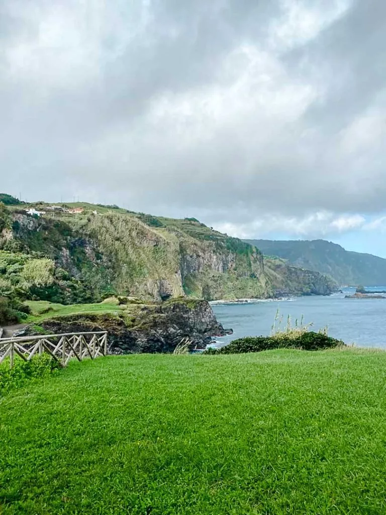 kueste von flores santa cruz azoren Küste von Flores Santa Cruz Azoren