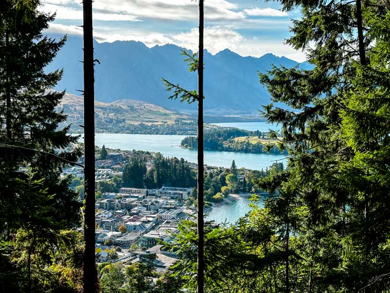 queenstown neuseeland sehenswuerdigkeiten aussicht vom tiki trail zum bobs peak Queenstown, Neuseeland, Sehenswürdigkeiten, Aussicht vom Tiki Trail zum Bob's Peak
