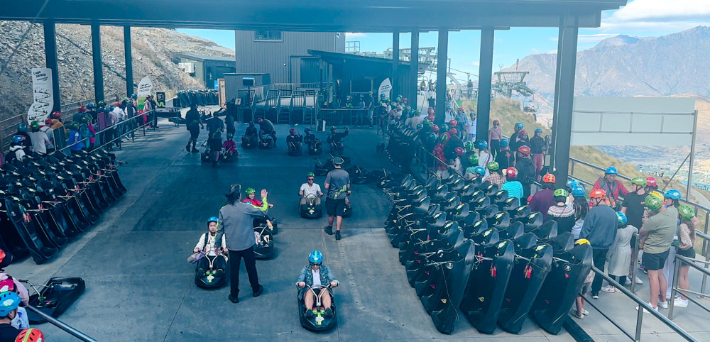 queenstown neuseeland sehenswuerdigkeiten rodelbahn luge beim bobs peak Queenstown, Neuseeland, Sehenswürdigkeiten, Rodelbahn "Luge" beim Bob's Peak